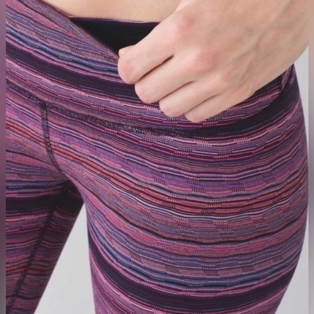 Lululemon Wunder Under Cropped 21” Leggings, Size 6, Cyber Stripe Purple, EUC!